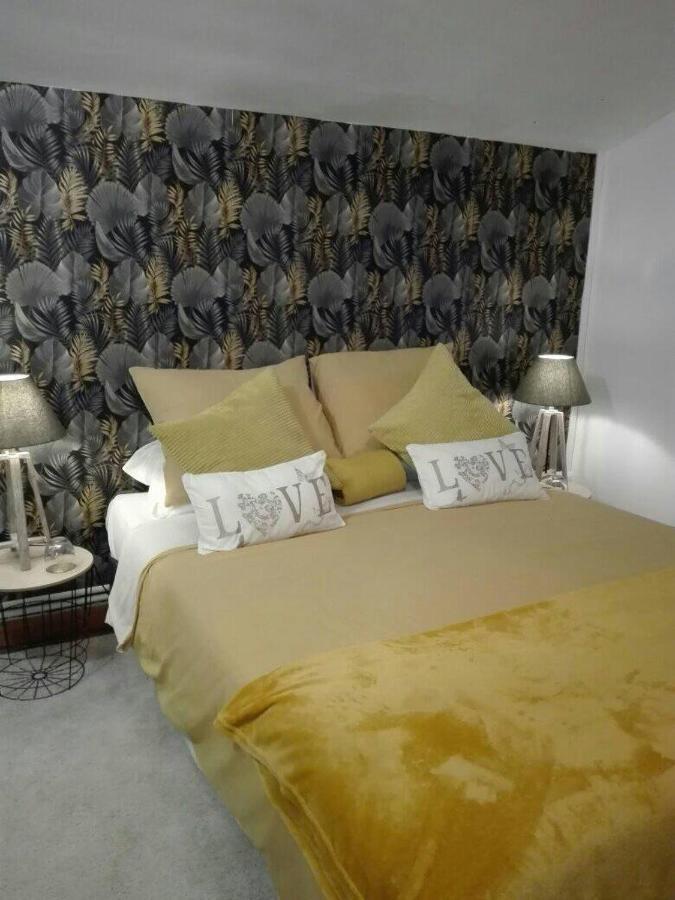 Bed and Breakfast L'Esquilon Chambre D'Hote Thiat Экстерьер фото